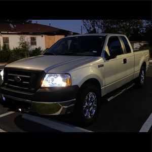 Ford F-150 super-crew cab